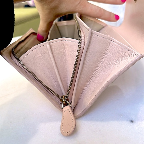 Bottega Veneta leather wallet with snap - Picture 8 of 14